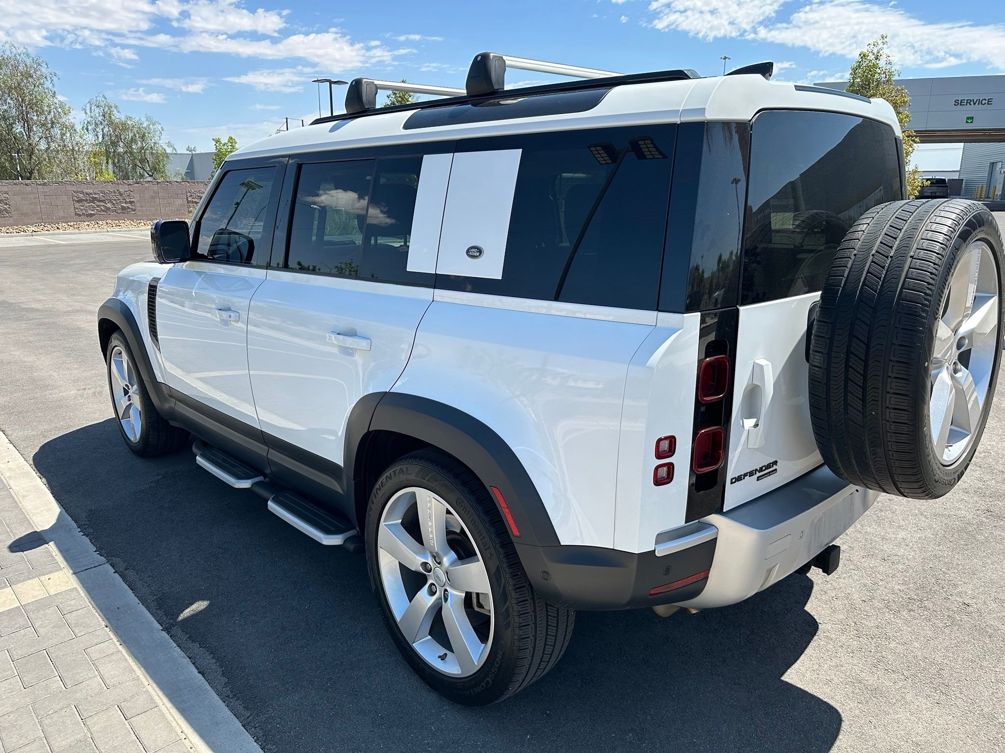 Used 2020 Fuji White Land Rover HSE image 12