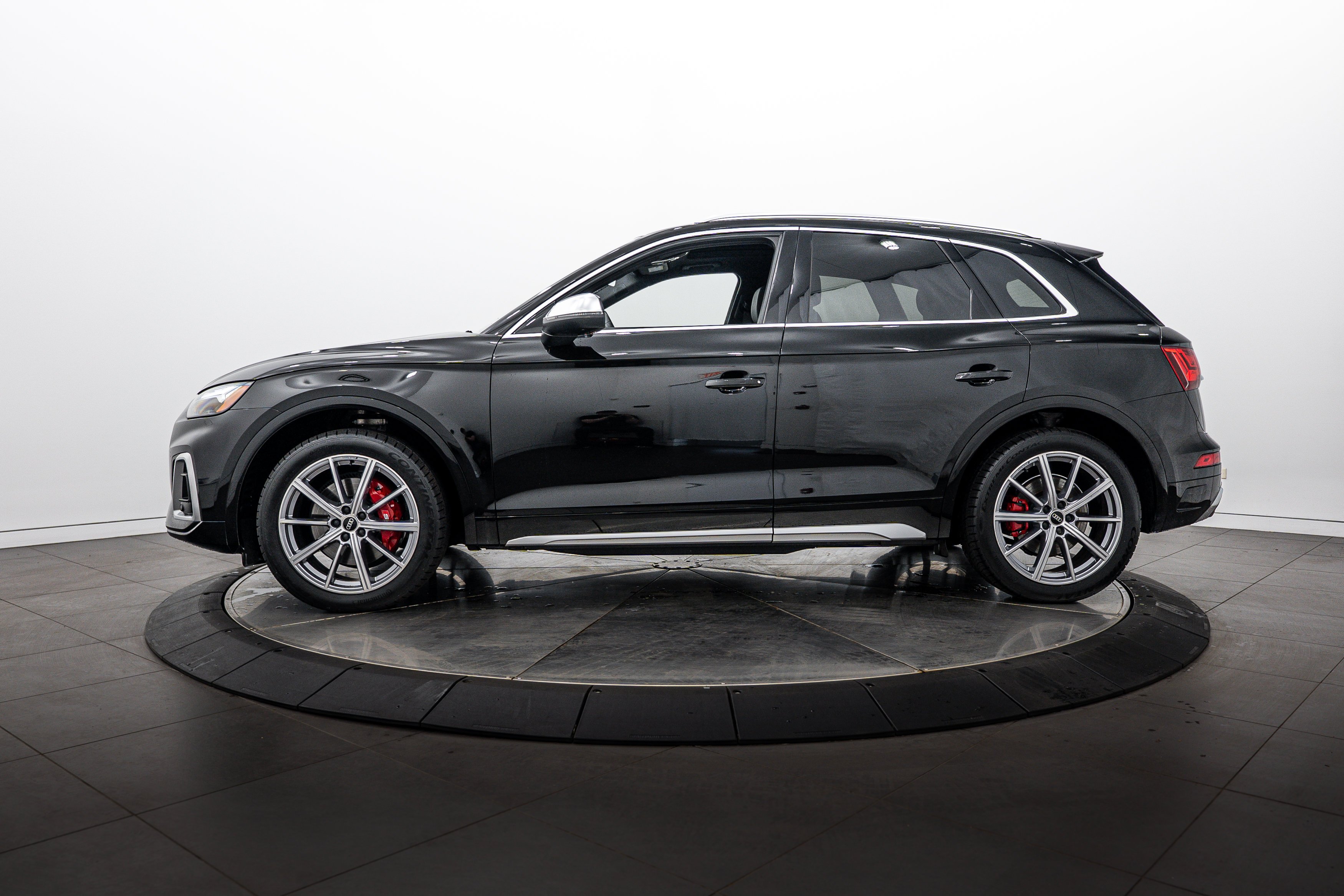Certified Used 2023 Mythos Black Metallic Audi Premium Plus image 6