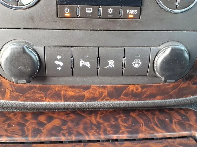 Used 2008 Black GMC Denali image 37