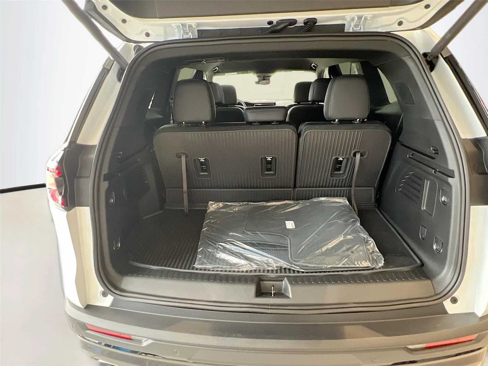 2026 GMC Acadia Elevation - Photo 25