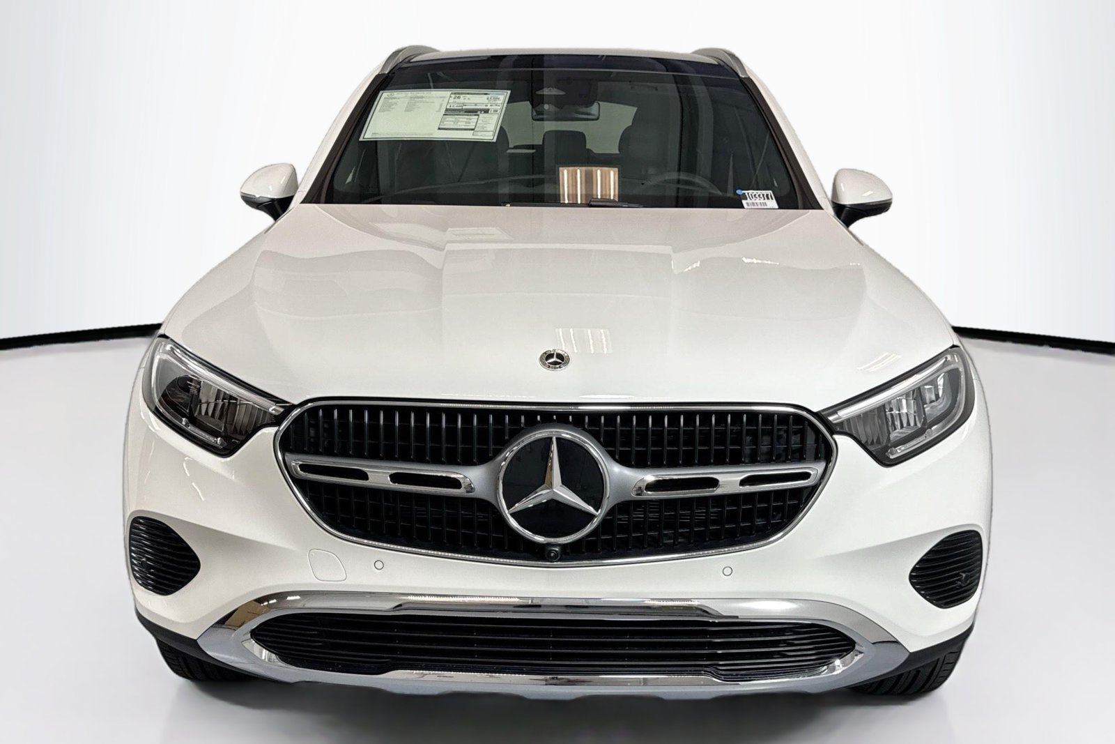 New 2026 Polar White Mercedes-Benz GLC 300 image 2