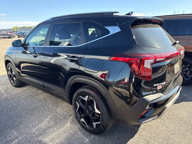 Used 2024 Black Kia EX image 4