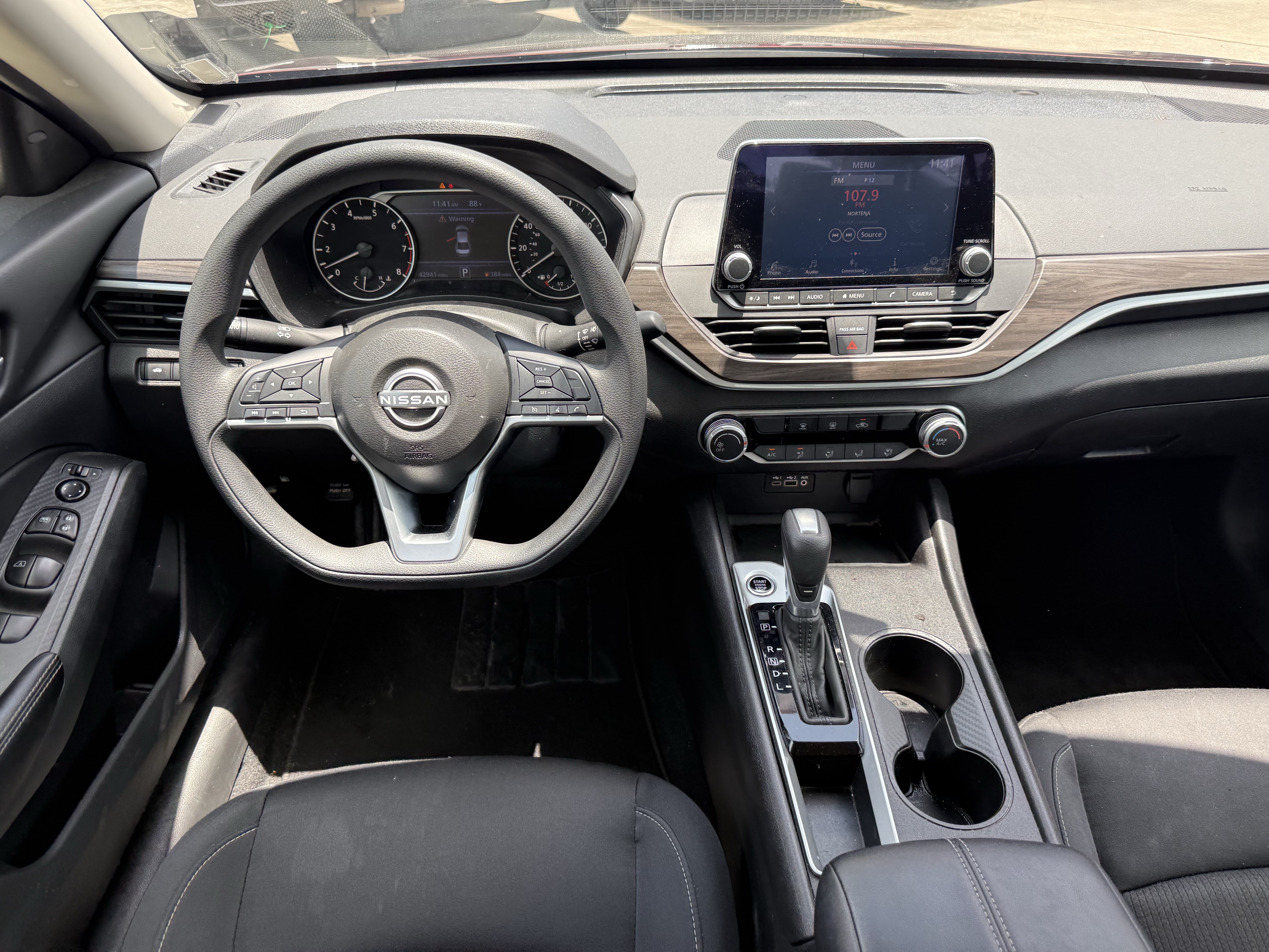Used 2025 Garnet Pearl Metallic Nissan  image 14