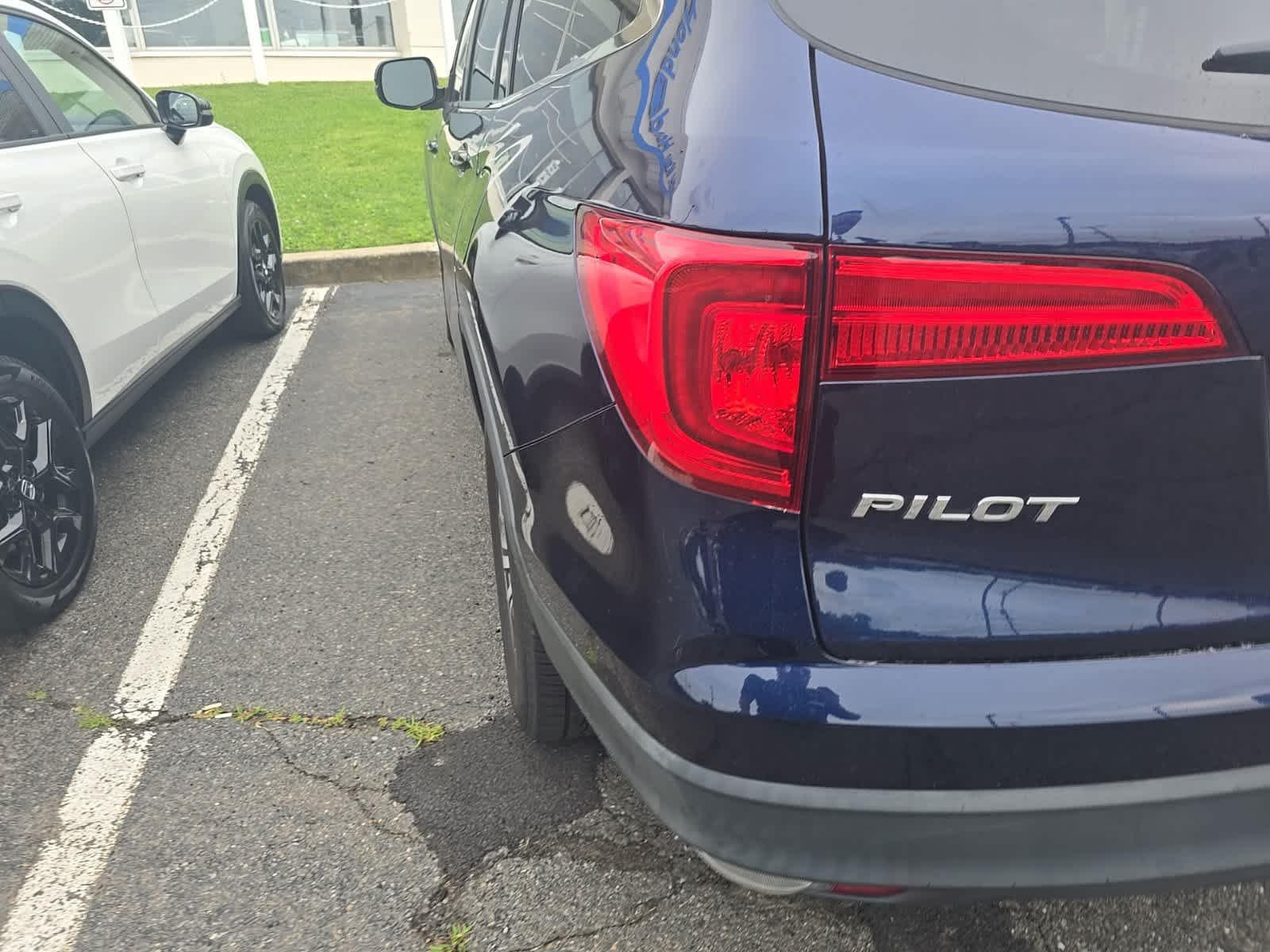 Used 2017 Blue Honda EX-L image 9
