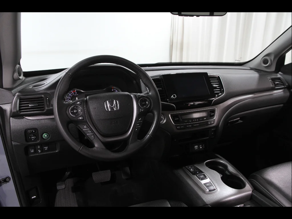 Used 2023 Gray Honda RTL image 6