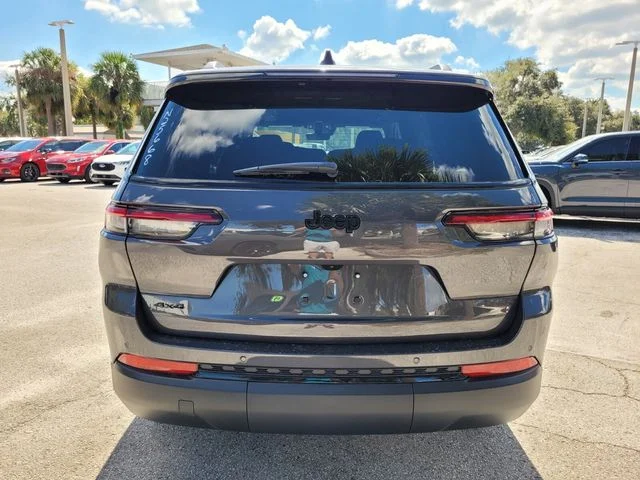 New 2025 Baltic Gray Metallic Clear-Coat Exterior Paint Jeep Altitude image 8