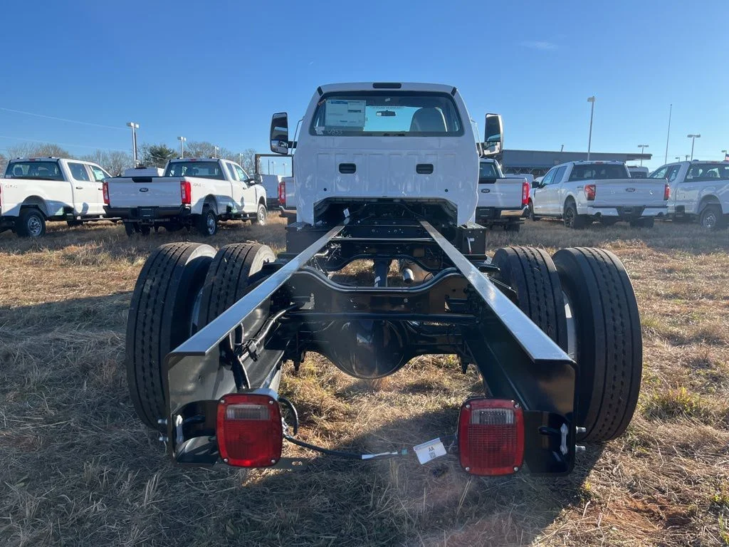 New 2025 Oxford White Ford F-750 SD Gas Straight Frame image 6