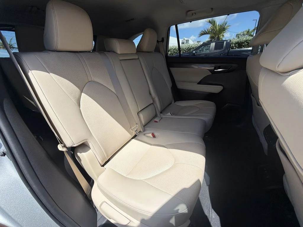 Used 2020 Silver Toyota Limited image 34