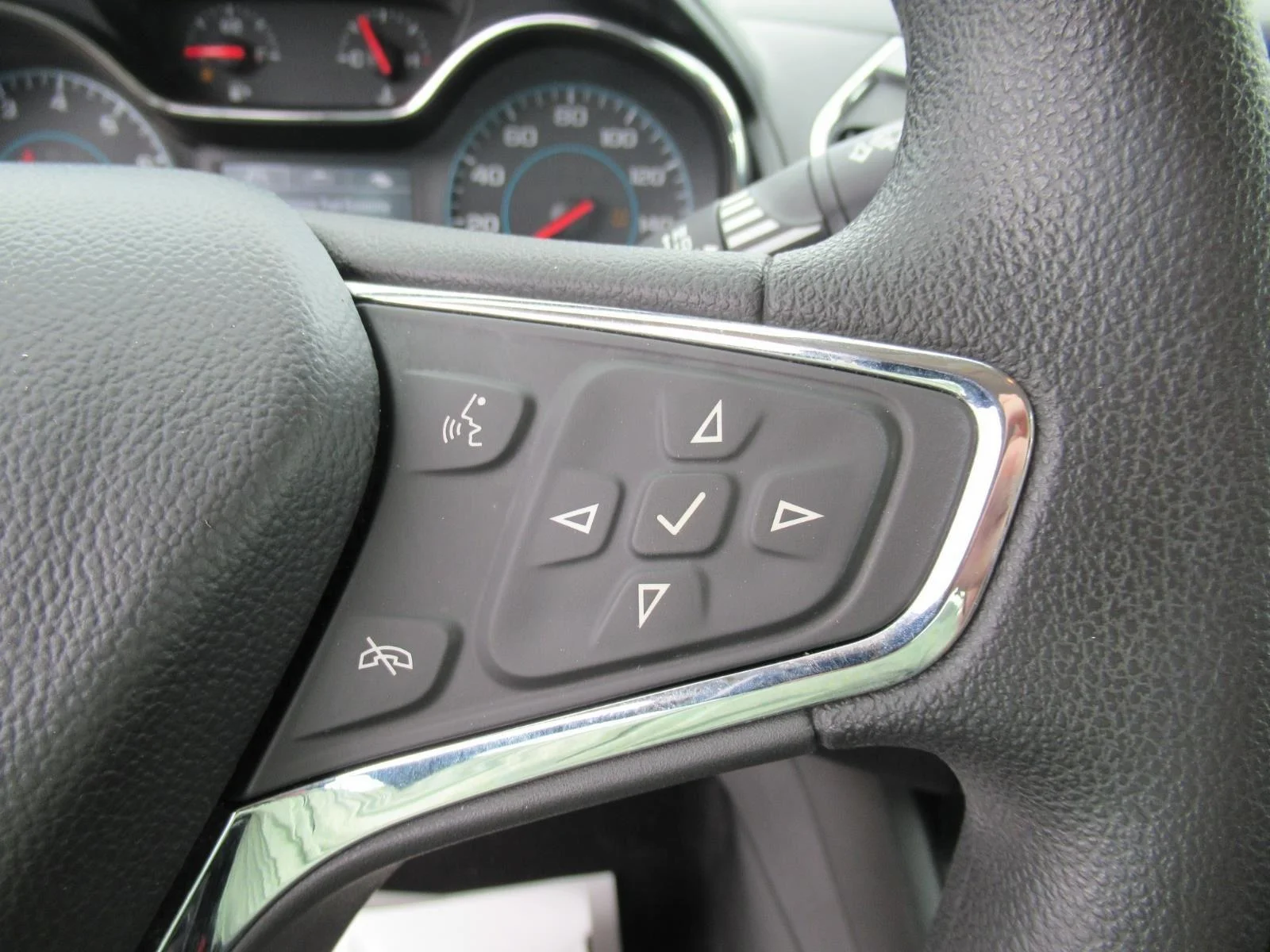 Used 2018 Red Chevrolet LT image 22