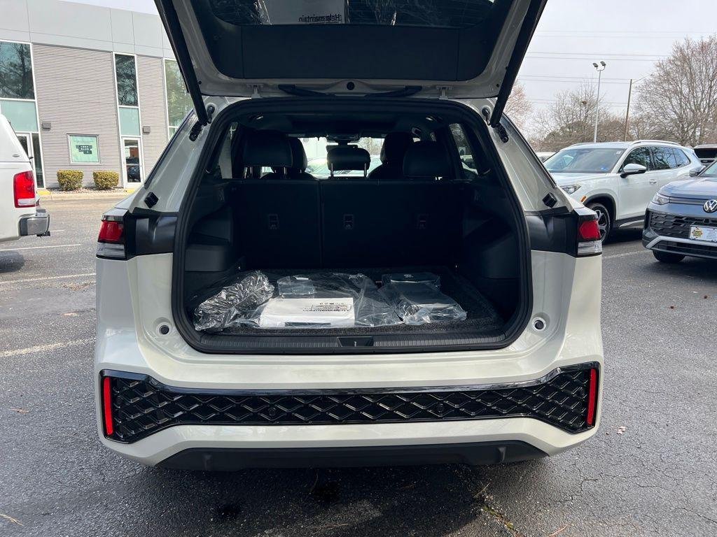 New 2026 Sandstone Volkswagen 2.0T SE R-Line Black image 29