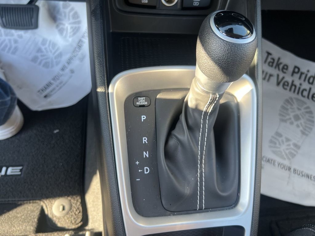 2026 Hyundai Venue SE - Photo 18