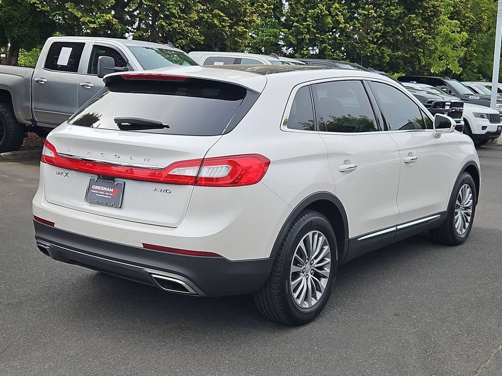 Used 2016 White Platinum Clearcoat Metallic Lincoln Select image 7
