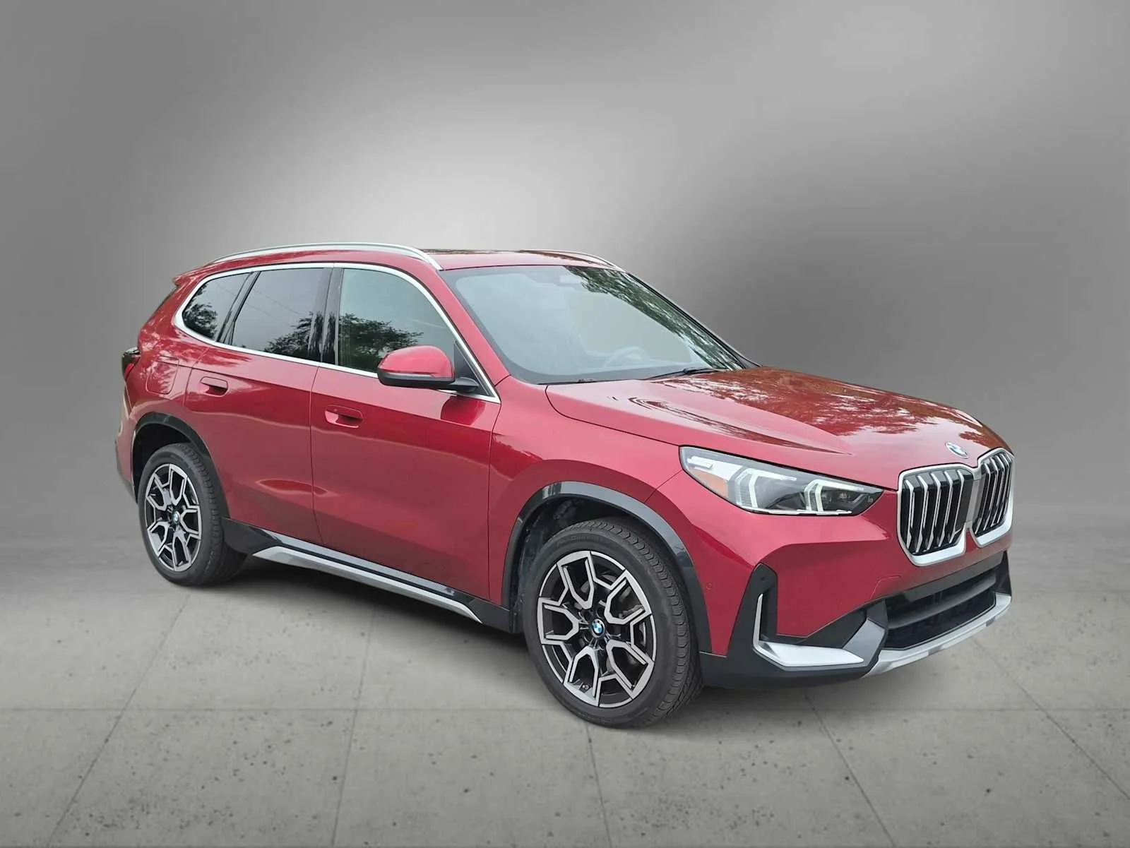 Certified Used 2026 Vegas Red Metallic BMW xDrive28i image 2