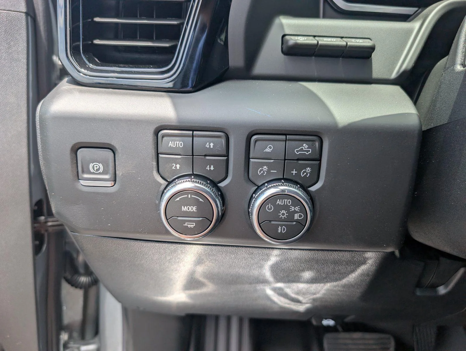 New 2026 Sterling Metallic GMC AT4 image 34