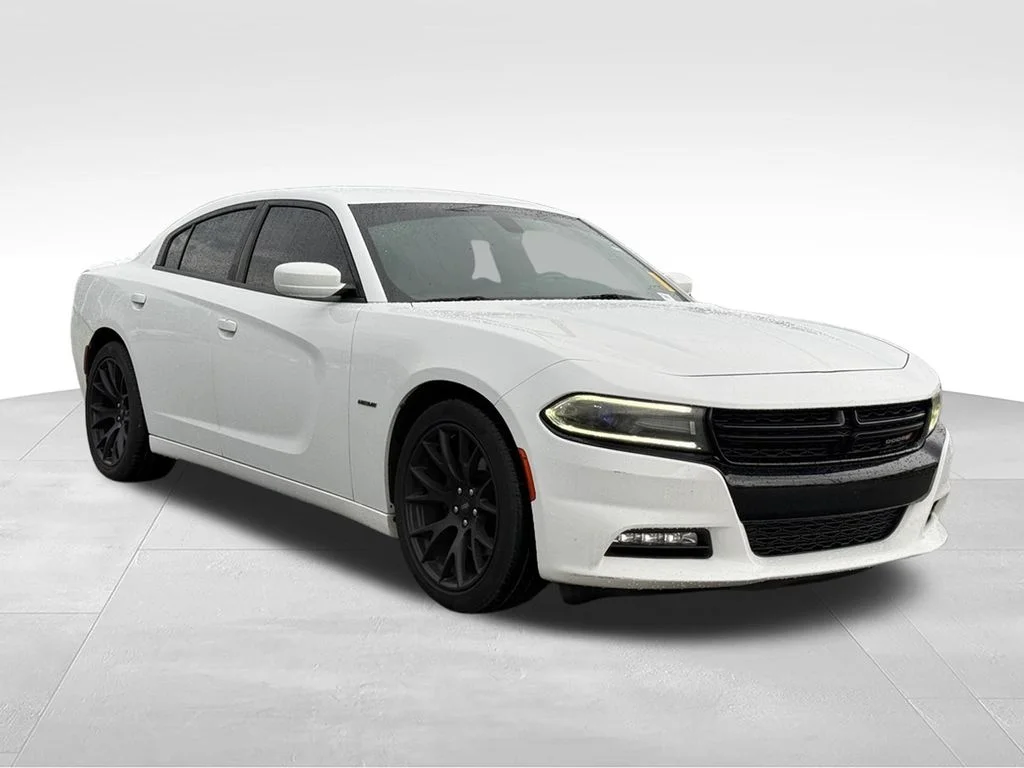 Used 2018 White Dodge R/T image 28