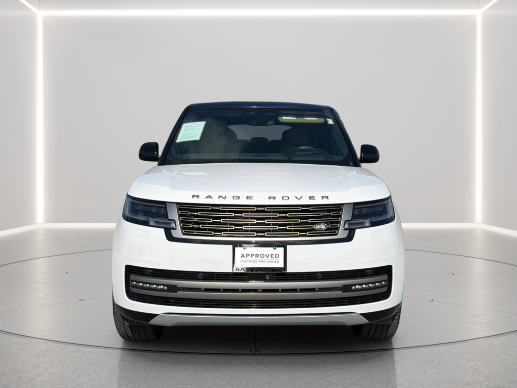 Used 2025 White Land Rover SE image 11
