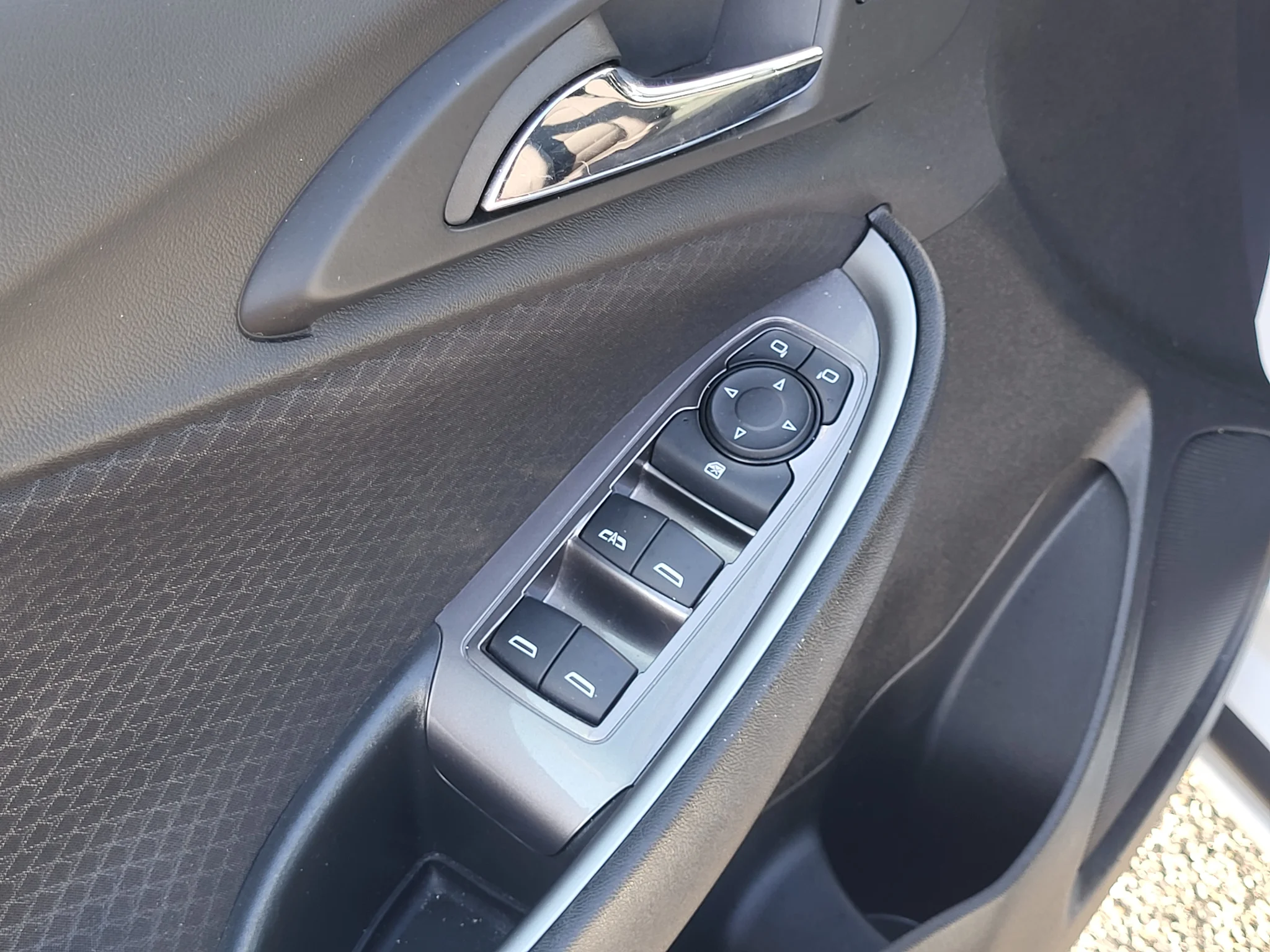 Used 2025 Summit White Chevrolet LT image 19