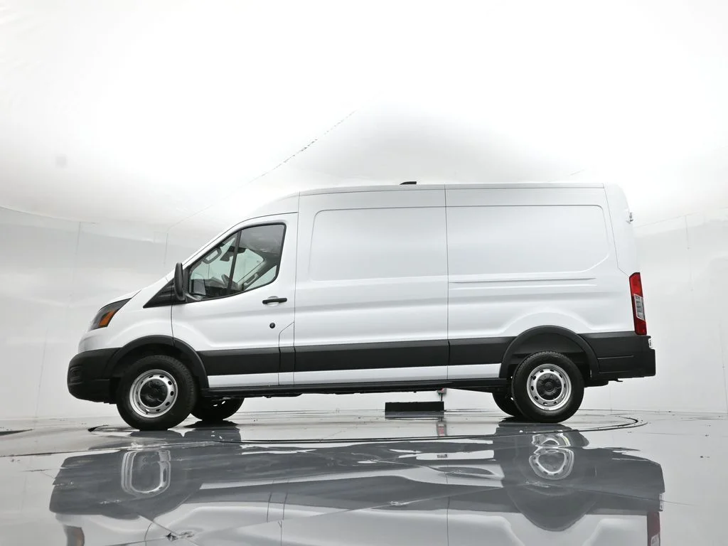 New 2026 White Ford Base image 48