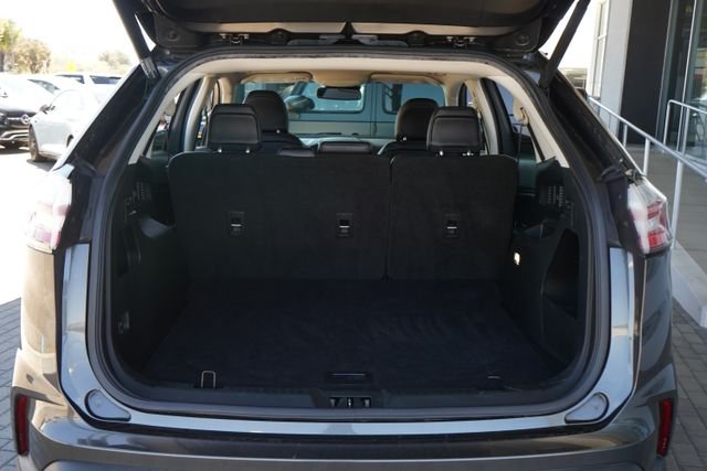 Used 2019 Gray Ford SEL image 8