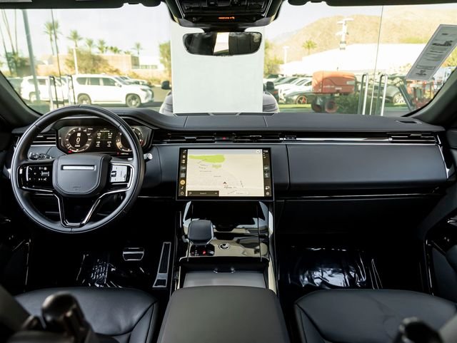 Used 2024 Fuji White Land Rover Dynamic SE image 22