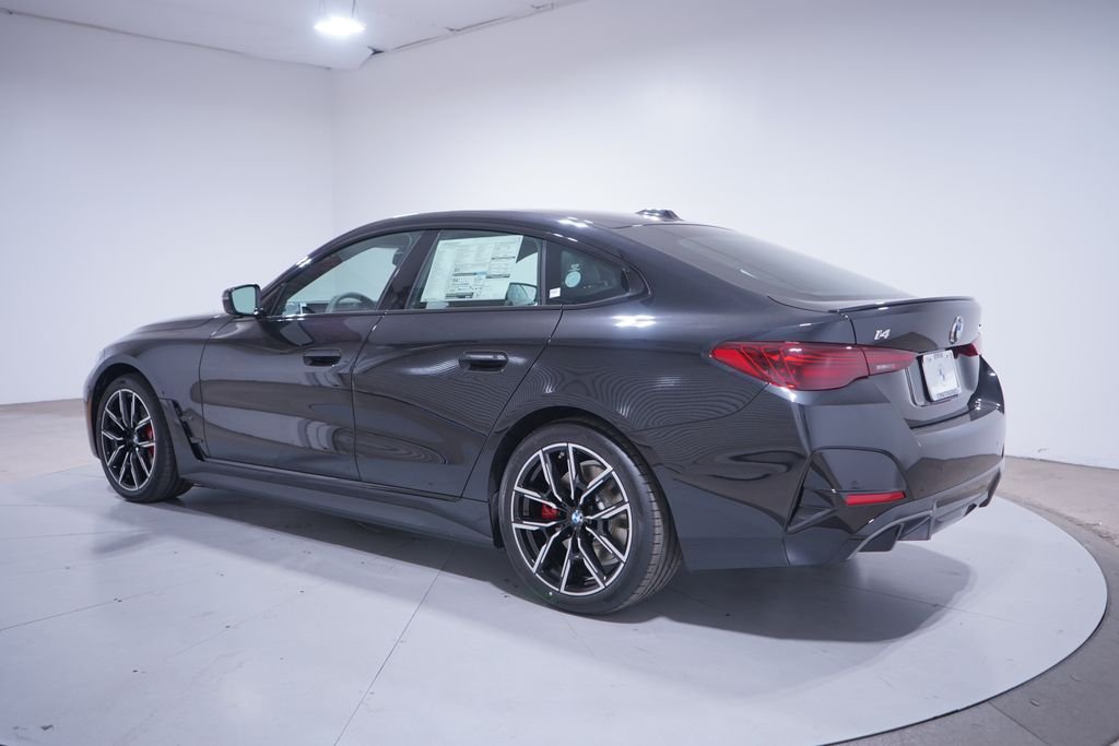 New 2026 Black Sapphire Metallic BMW xDrive40 image 3