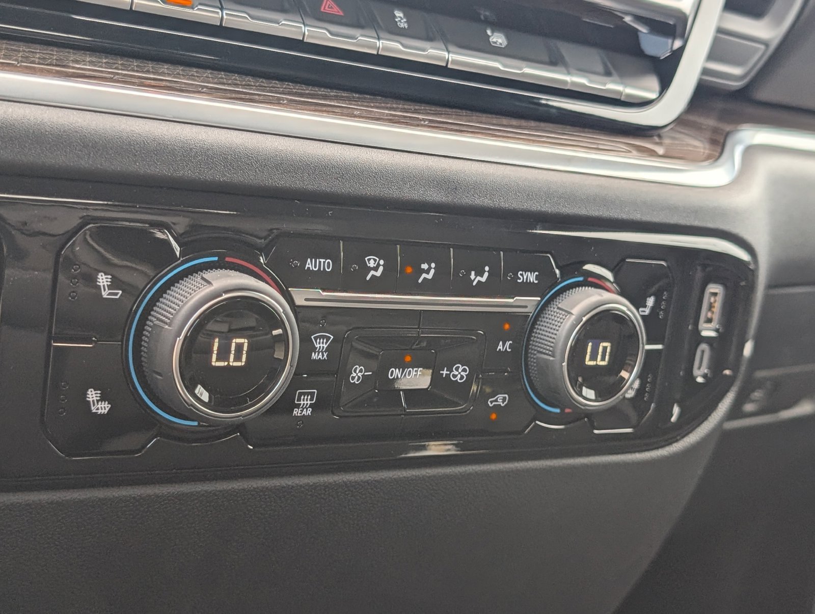 2026 Chevrolet Silverado 1500 RST - Photo 15