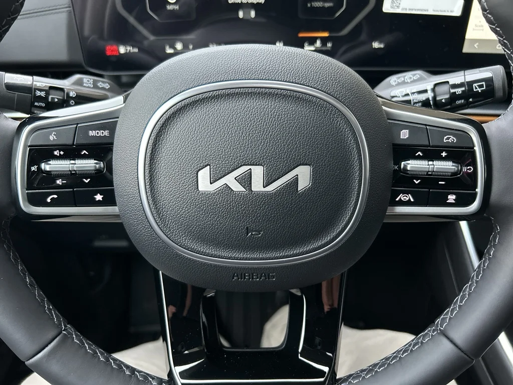 New 2026 Snow White Pearl Kia SX Prestige image 26
