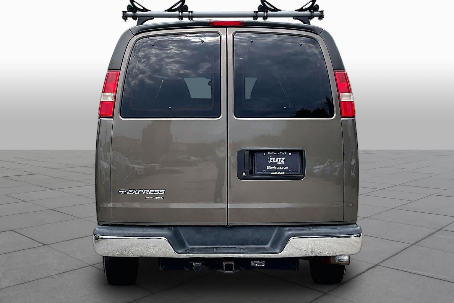 Pre-Owned 2014 Chevrolet Express Passenger LT