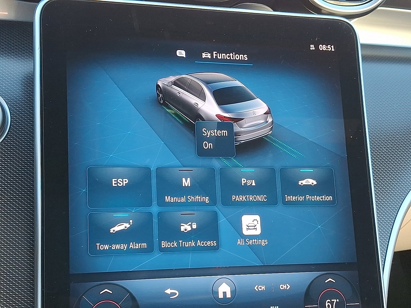 2025 Mercedes-Benz C-Class Sedan C 300 - Photo 24