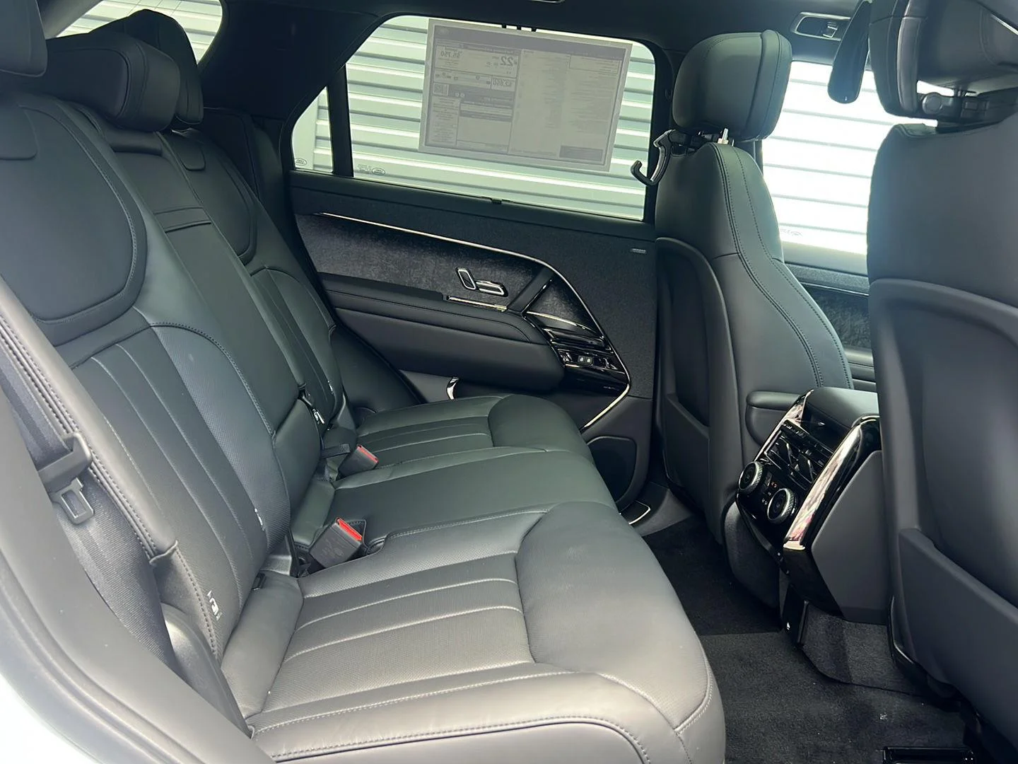 New 2026 Fuji White Land Rover Dynamic SE image 26
