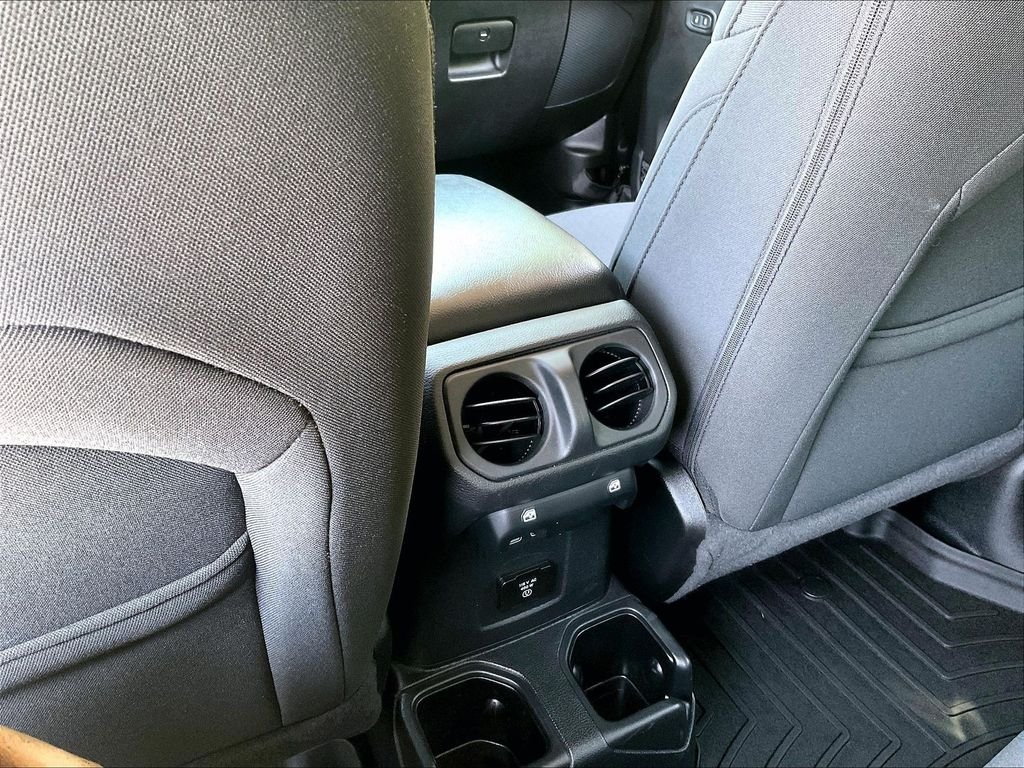 Used 2022 Black Jeep Sport image 25
