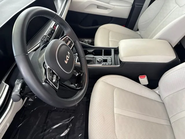 Used 2024 Red Kia S image 22
