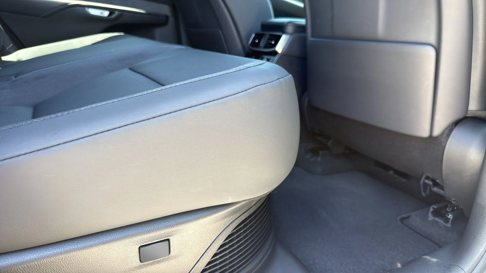 Used 2024 White Lexus 350h Luxury image 26