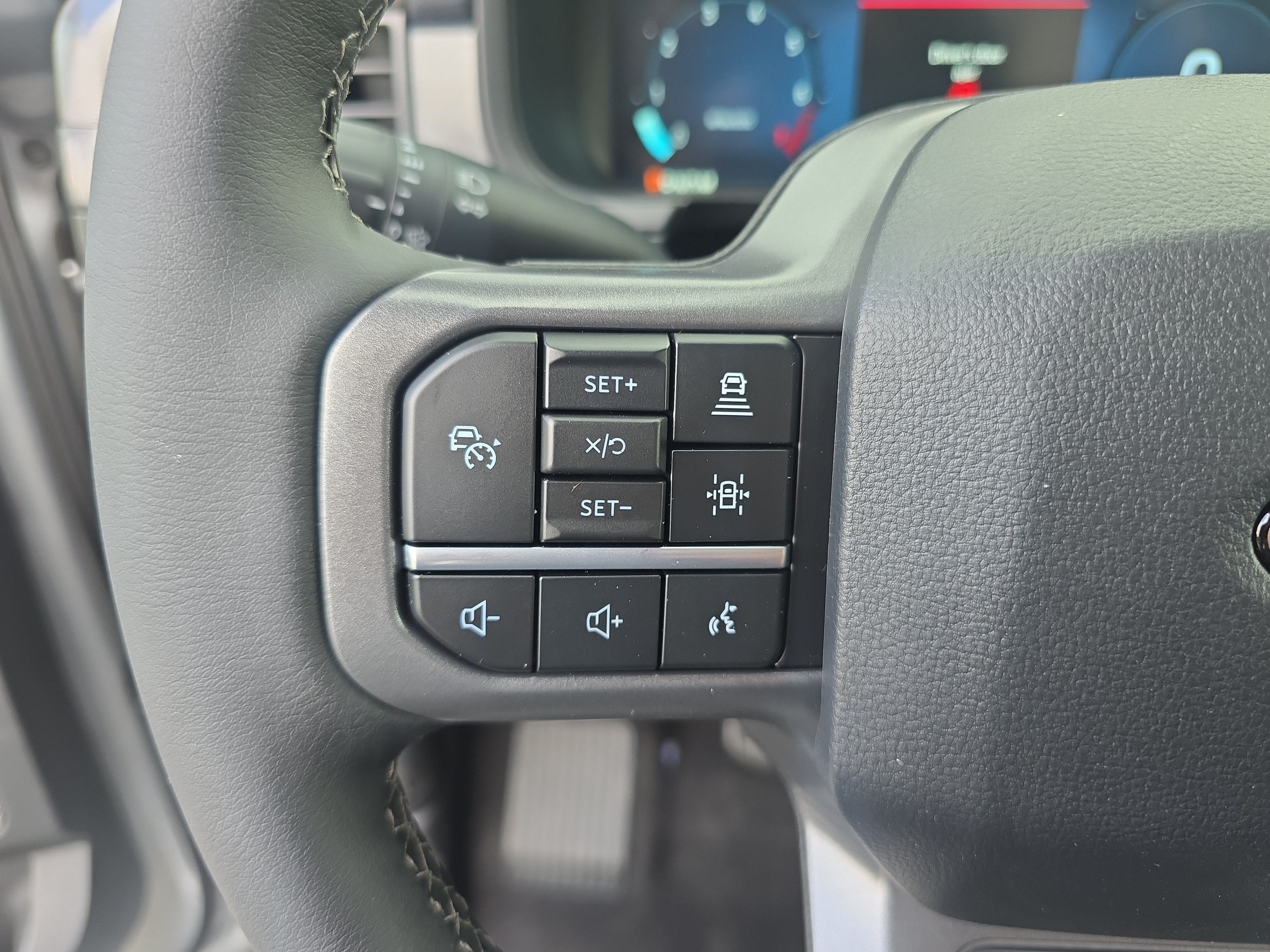 New 2026 Iconic Silver Metallic Ford Lariat® image 17