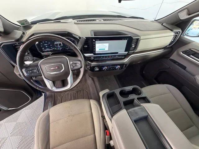 Used 2024  GMC SLE image 14
