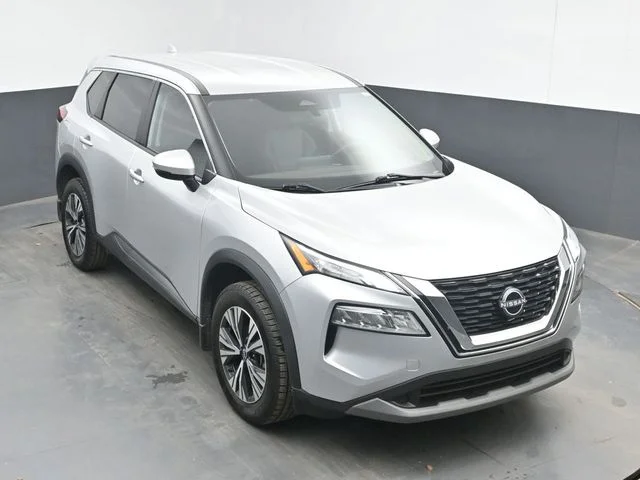 Used 2022 Silver Nissan SV image 12