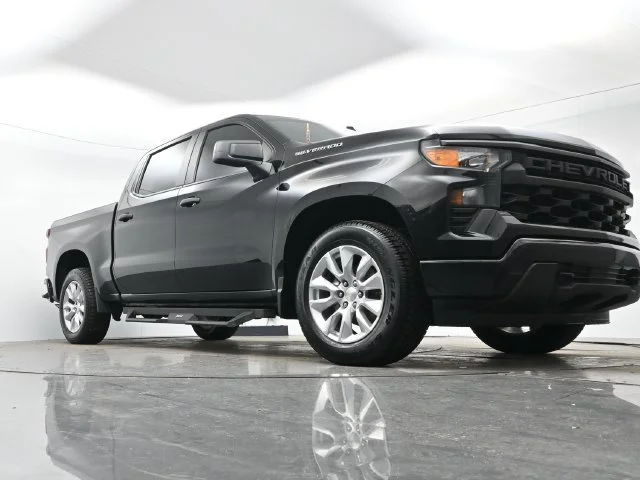Used 2023 BLACK Chevrolet Custom image 23