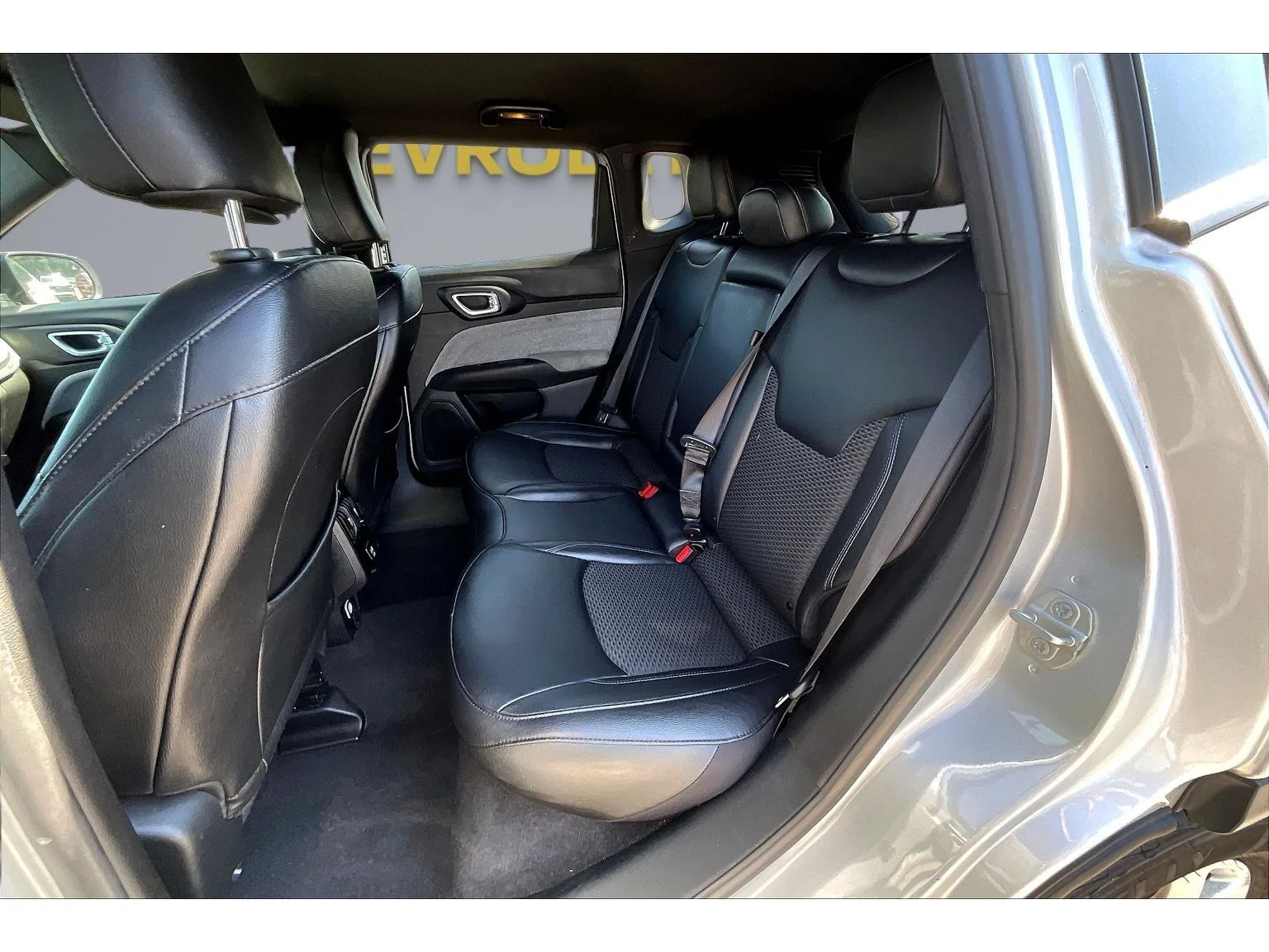 Used 2024 Silver Jeep Latitude image 18