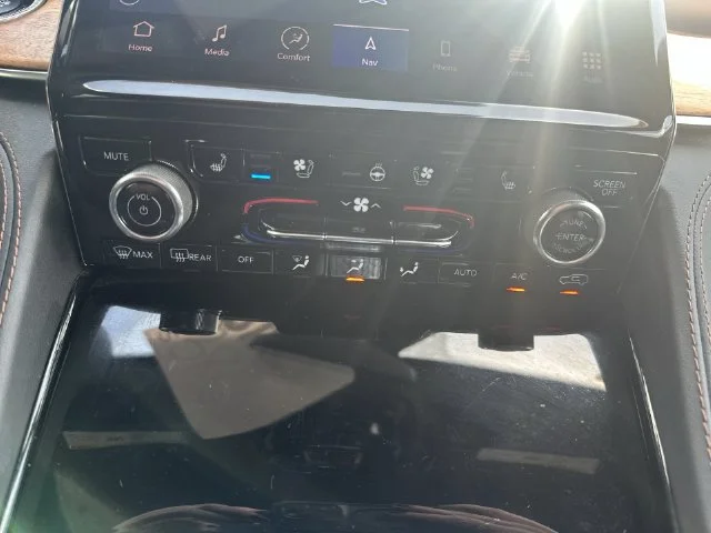 Used 2022 Black Jeep Summit Reserve image 20