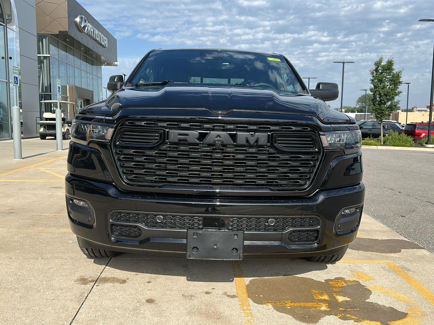 2026 RAM 1500 Express - Photo 7