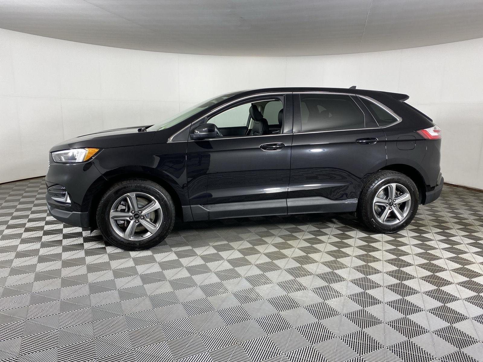 Used 2024 Agate Black Ford SEL image 4