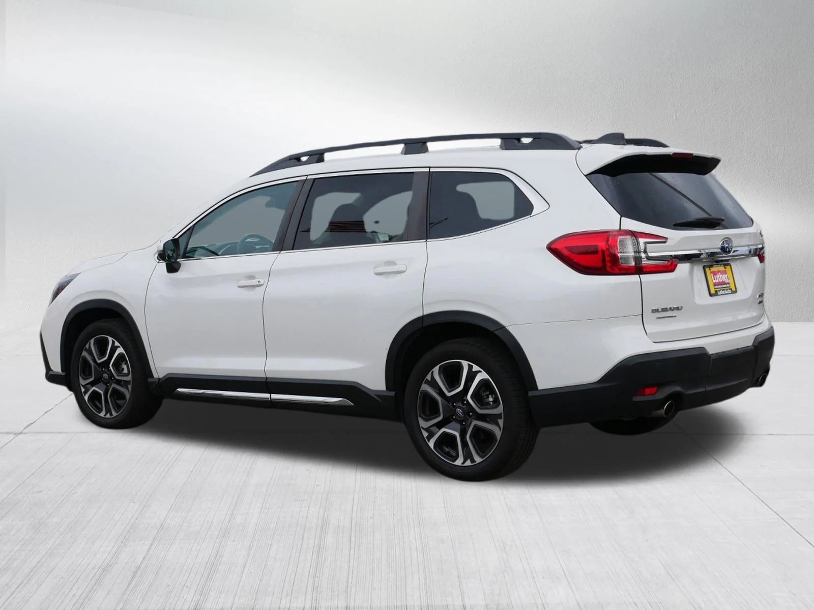 Used 2023 Crystal White Pearl Subaru Limited image 5