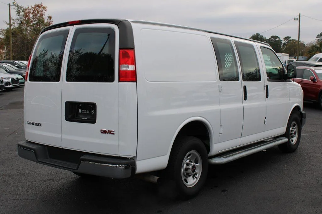 2023 GMC Savana Cargo Work Van - Photo 6