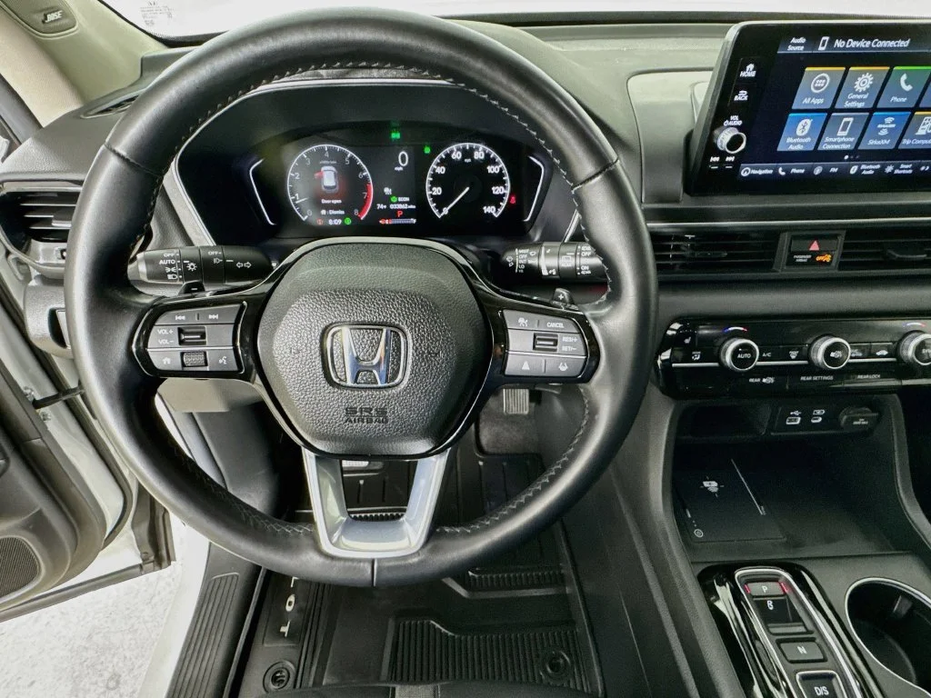 Certified Used 2024 Platinum White Pearl Honda Touring image 14