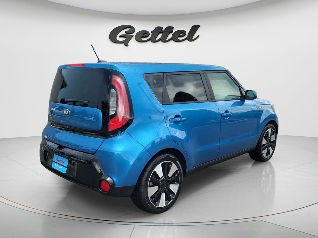 Used 2016 Blue Kia Plus image 5