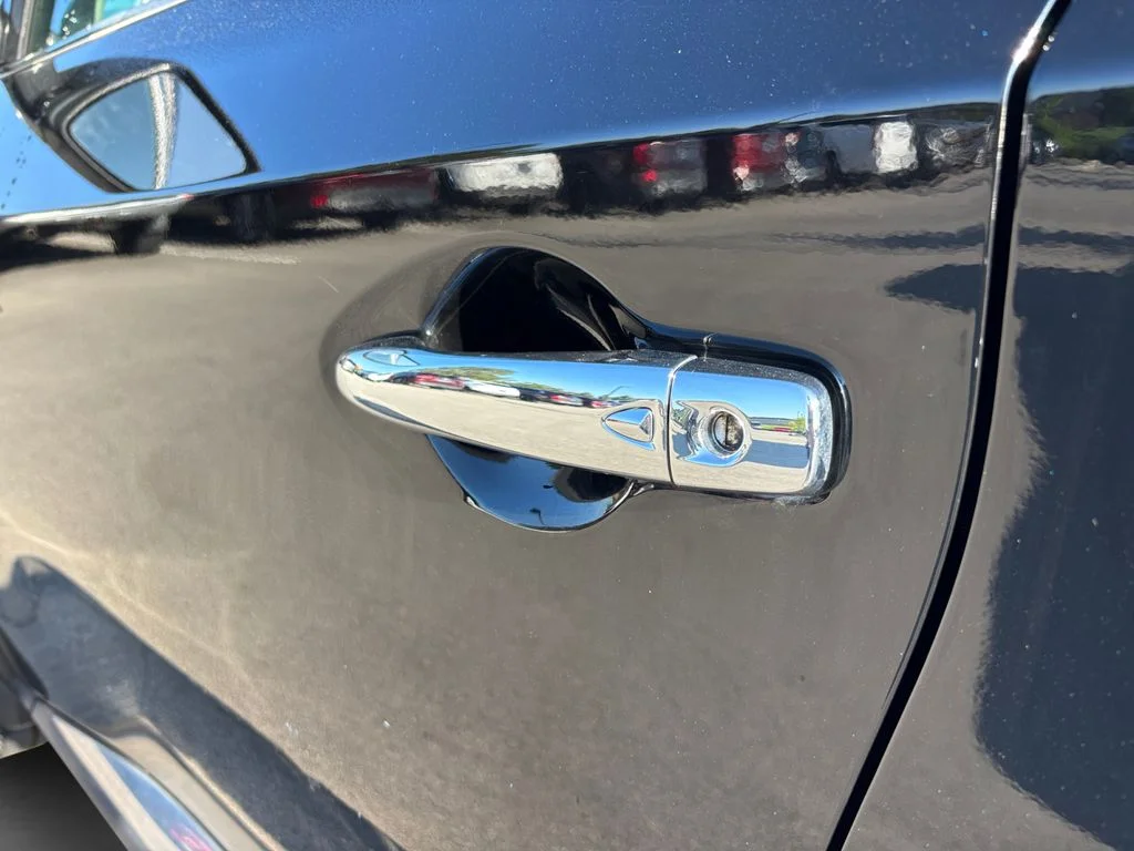 Used 2020 Black Nissan S image 49