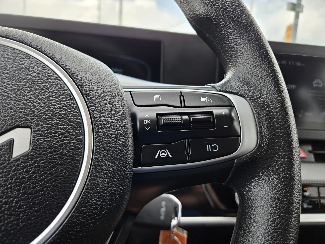 Used 2025 Ebony Black Kia LX image 18