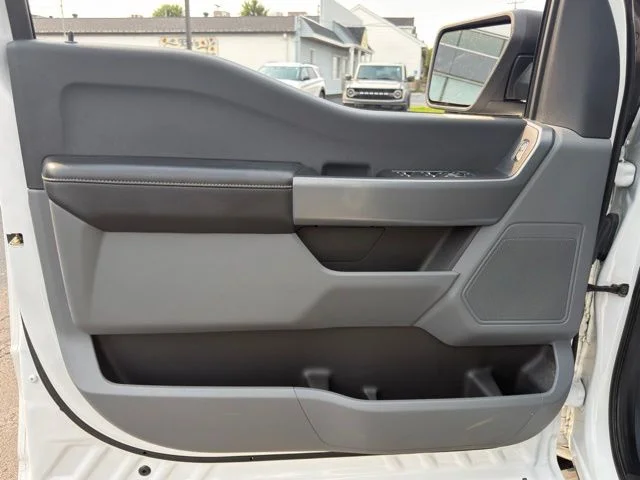 Used 2023 Oxford White Ford XLT image 13