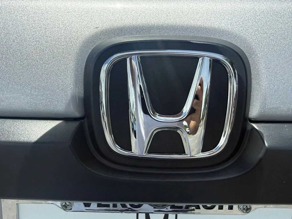 Certified Used 2023 Lunar Silver Metallic Honda TrailSport image 34