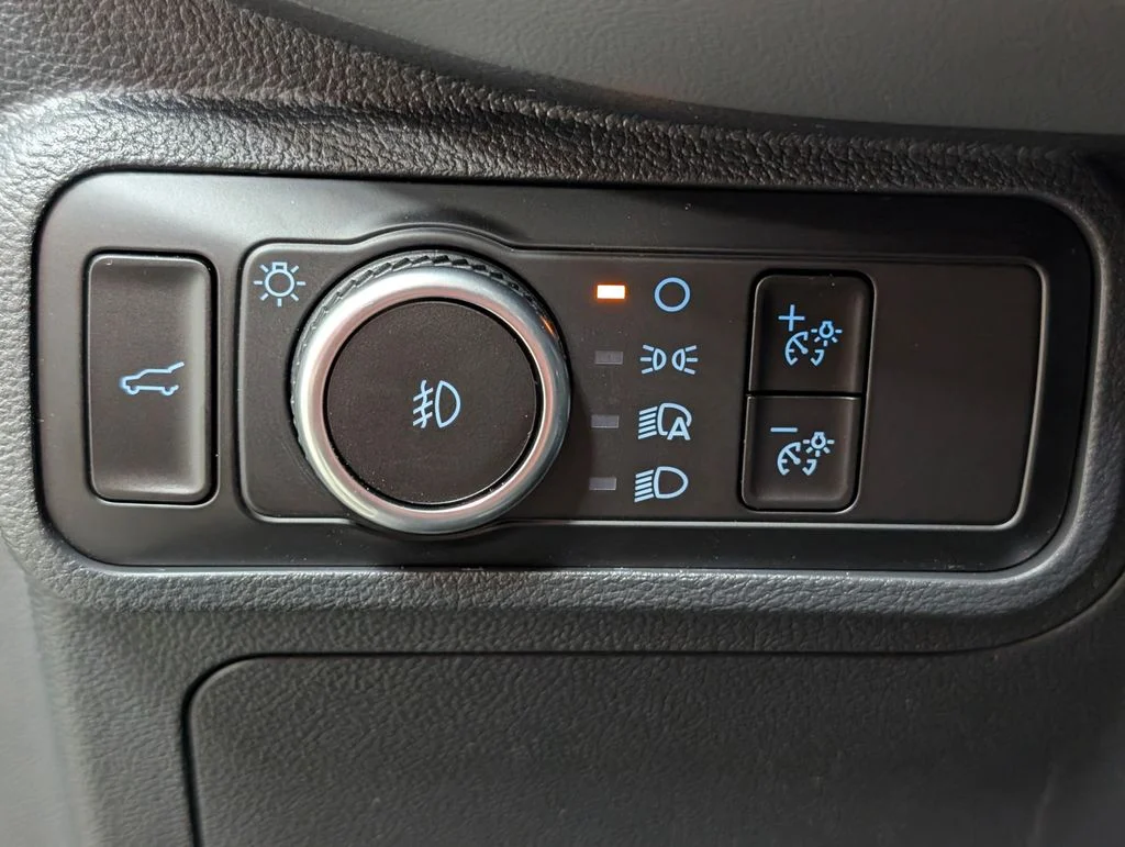 New 2026 Star White Metallic Tri-Coat Ford Active image 9